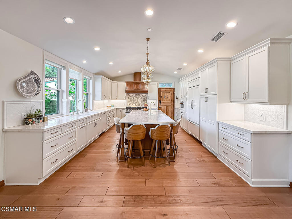 4255 Saddlecrest Lane