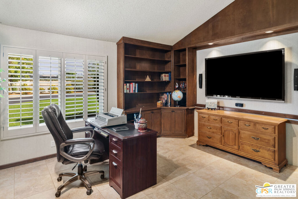 Rancho Mirage Racquet Club - Residential