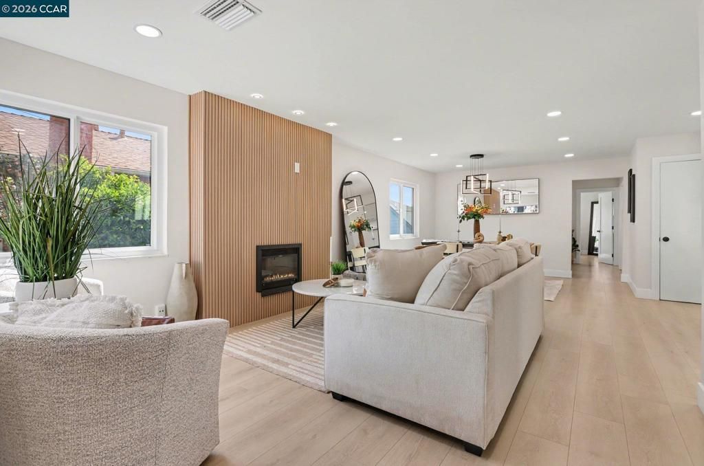 Photo of 2718 Oliver Ave Ave, Oakland, CA 94605 (MLS # 41131196)