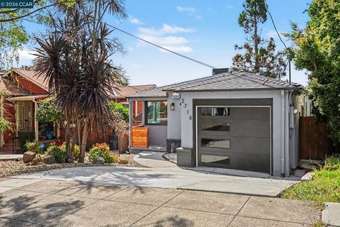 Photo of 2718 Oliver Ave Ave, Oakland, CA 94605 (MLS # 41131196)
