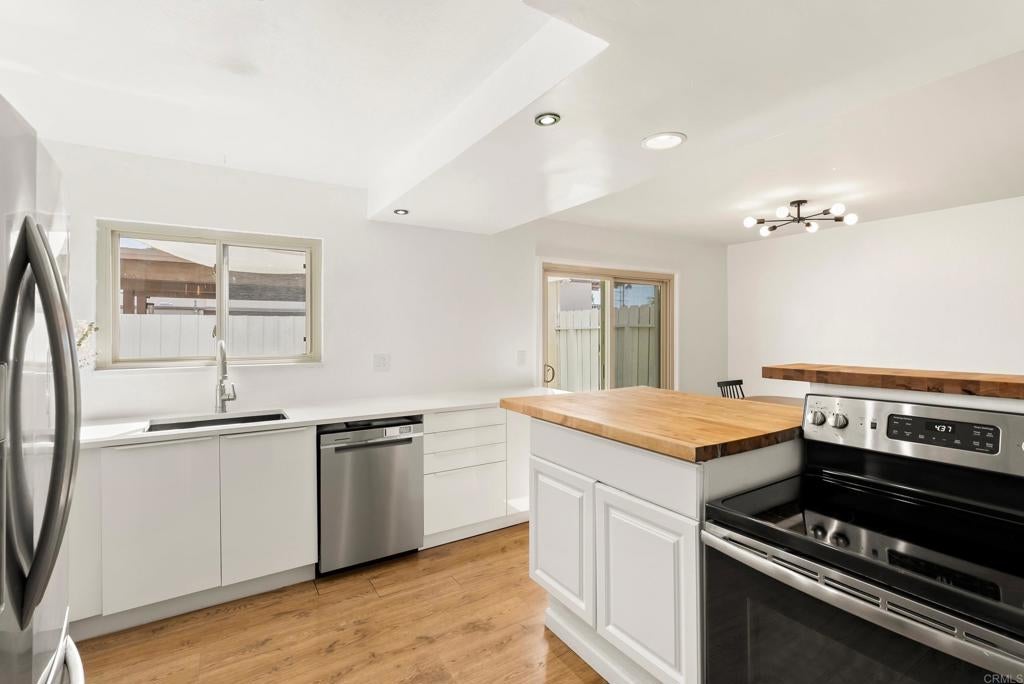 4169 Balboa Way