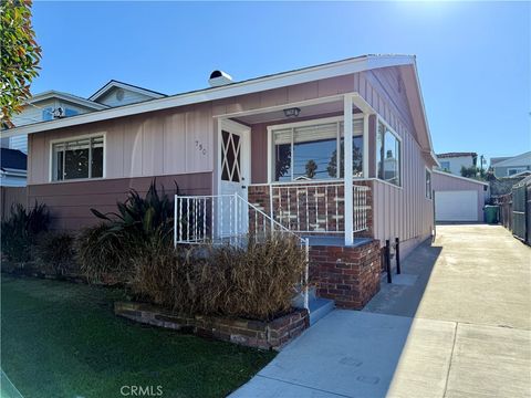 Photo of 750 27th Street, Manhattan Beach, CA 90266 (MLS # SB25274430)