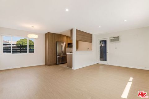 Photo of 27 Anchorage Street, Marina Del Rey, CA 90292 (MLS # 26666123)