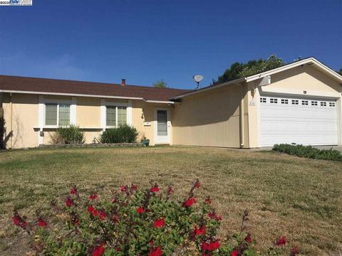 Photo of 2196 Bluebell Drive, Livermore, CA 94551 (MLS # 41119653)