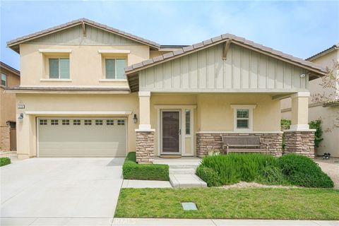 Photo of 16750 Cherry Tree Ln, Fontana, CA 92336 (MLS # IG26078393)