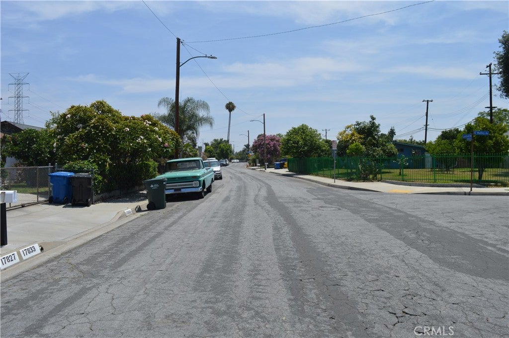17827 E Laxford