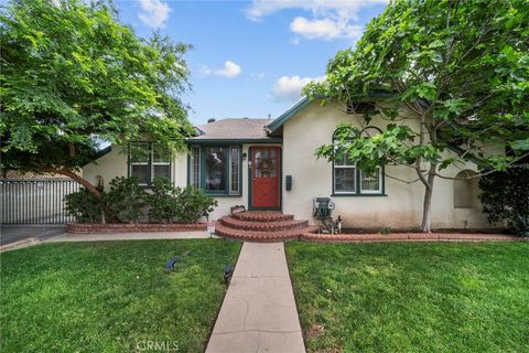 Photo of 17518 Los Alimos St, Granada Hills, CA 91344 (MLS # SR26075076)