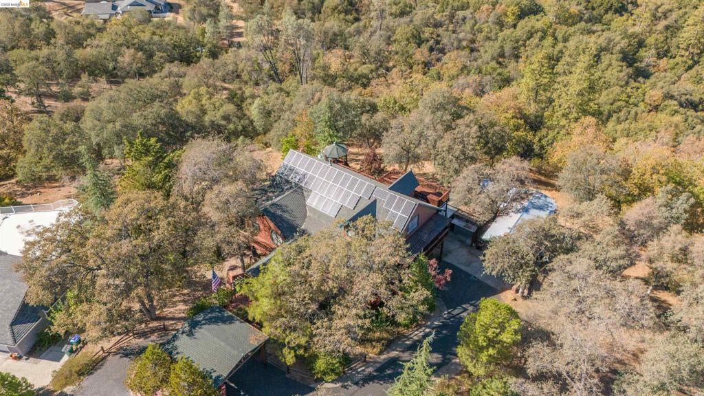 15800 Ridgefield Ct.