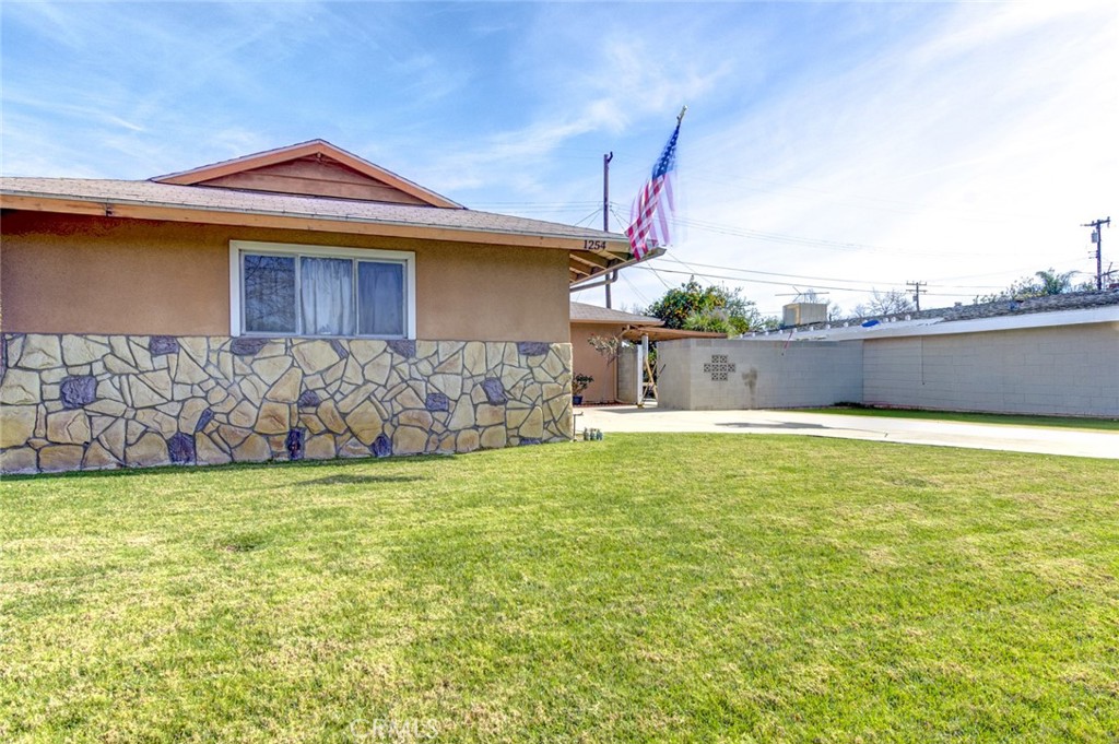 1254 N Gilbert Street