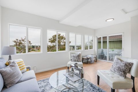 Photo of 812 812 Washington Ave Ave, Albany, CA 94706 (MLS # 41121521)