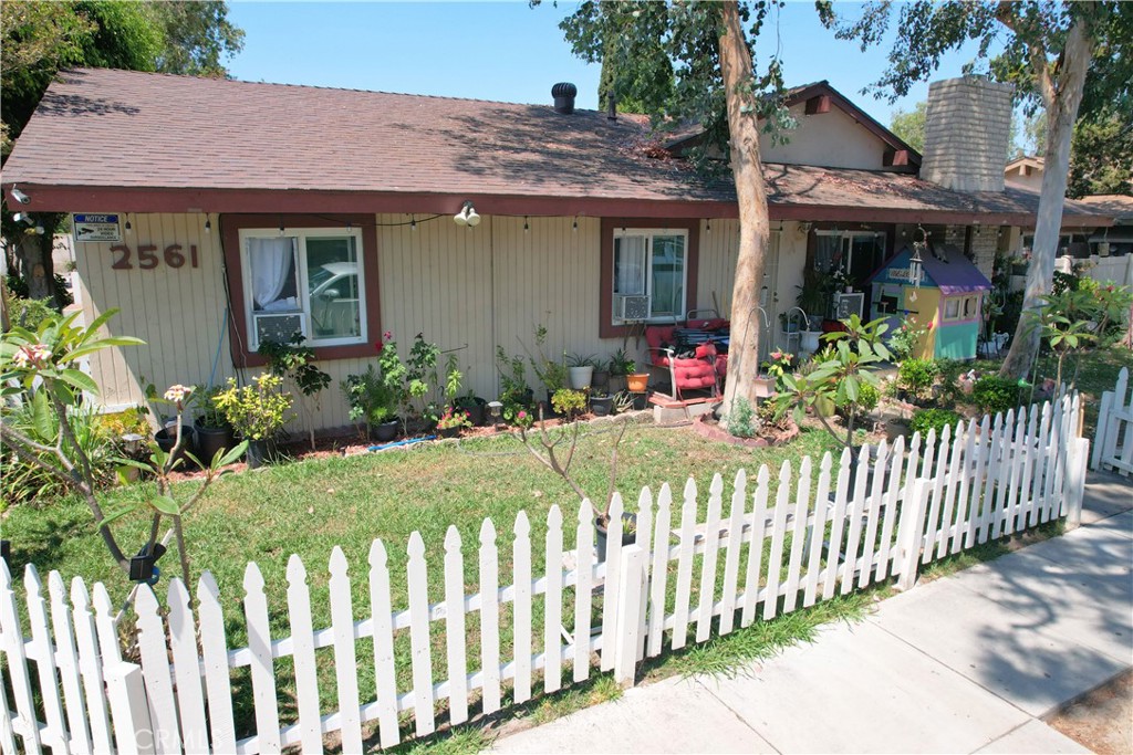 We proudly offer the opportunity to acquire 2561 E Ward Terrace, a well-maintained 4-unit multifamily investment property located in Anaheim, CA. The subject property features an exceptionally diverse unit mix comprised of (1) three-bedroom/two-bathroom unit, (1) two-bedroom/one-bathroom unit, and (2) one-bedroom/one-bathroom units, which attract a large pool of potential renters. Situated on a large 9,310 square foot lot, 2561 E Ward Terrace provides residents with amenities such as on-site laundry, garage parking, and a shared common area courtyard. Unit A is provided (1) double car garage, Units B and C share (1) double car garage, Unit D uses (1) single car garage and is assigned (1) open parking space.
Current ownership has meticulously maintained the subject property with numerous upgrades over the years, including, but not limited to re-stuccoing the entire building three years ago, adding new dual-pane windows three years ago, new washer and dryers added three years ago, hardwood floors in Unit A, new bedroom carpet in Unit B and Unit D, whole house fans in Units A, B, and C and new granite counter tops, new appliances, new hardwood floors, and new bedroom carpet in Unit C (2023).
The building is also equipped with copper plumbing, separate gas and electric meters, a 75-gallon water heater, central air in Unit D, and wall AC/heat in the other three units. Given current ownership’s meticulous upkeep, 2561 E Ward Terrace provides a new owner an opportunity to acquire a well-maintained property with an opportunity to further increase value through annual rent increases.