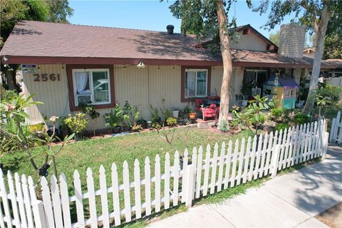2561 E Ward Terrace Anaheim CA 92806