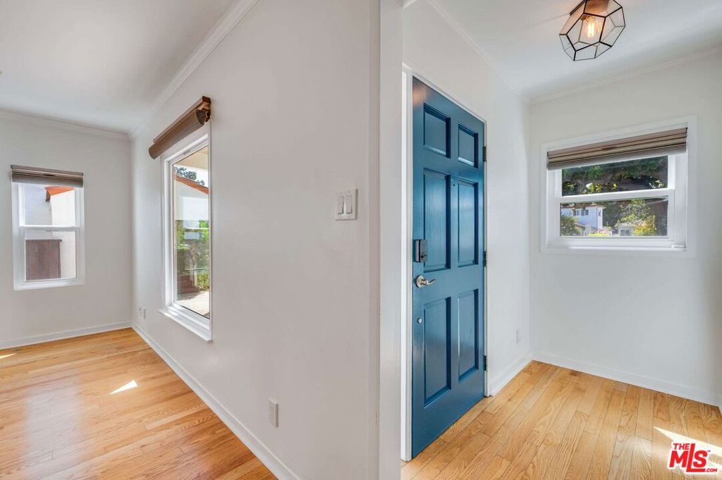 Photo of 2578 Military Avenue, Los Angeles, CA 90064 (MLS # 25600619)