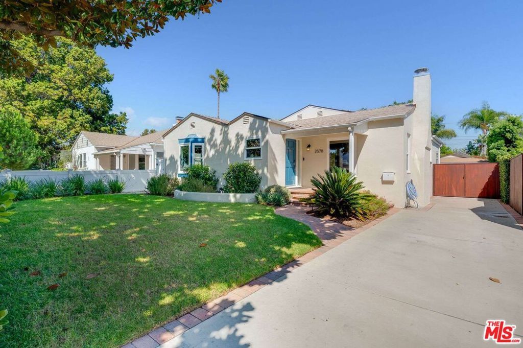 Photo of 2578 Military Avenue, Los Angeles, CA 90064 (MLS # 25600619)