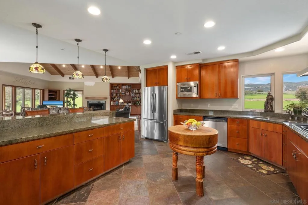 Alpine, California 91901, United States, ,Commercial,Active,5387