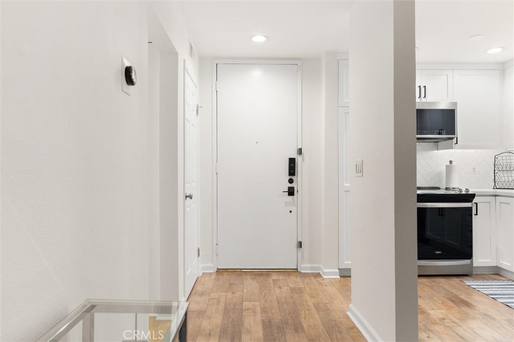 532 N Rossmore Avenue 103, Los Angeles CA 90004