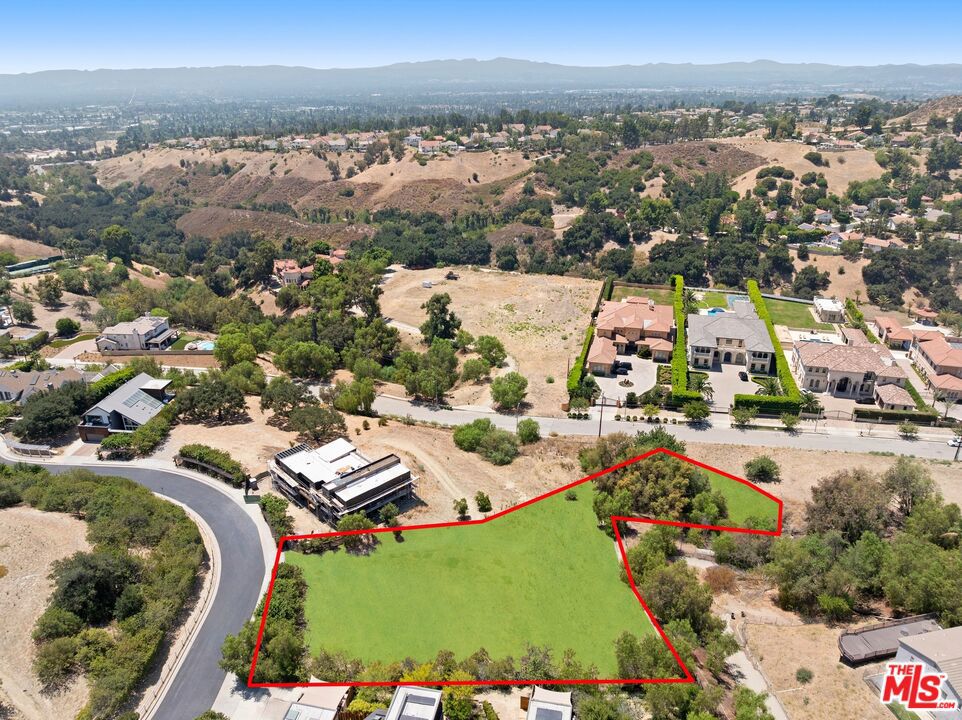 18149 Knoll Hill