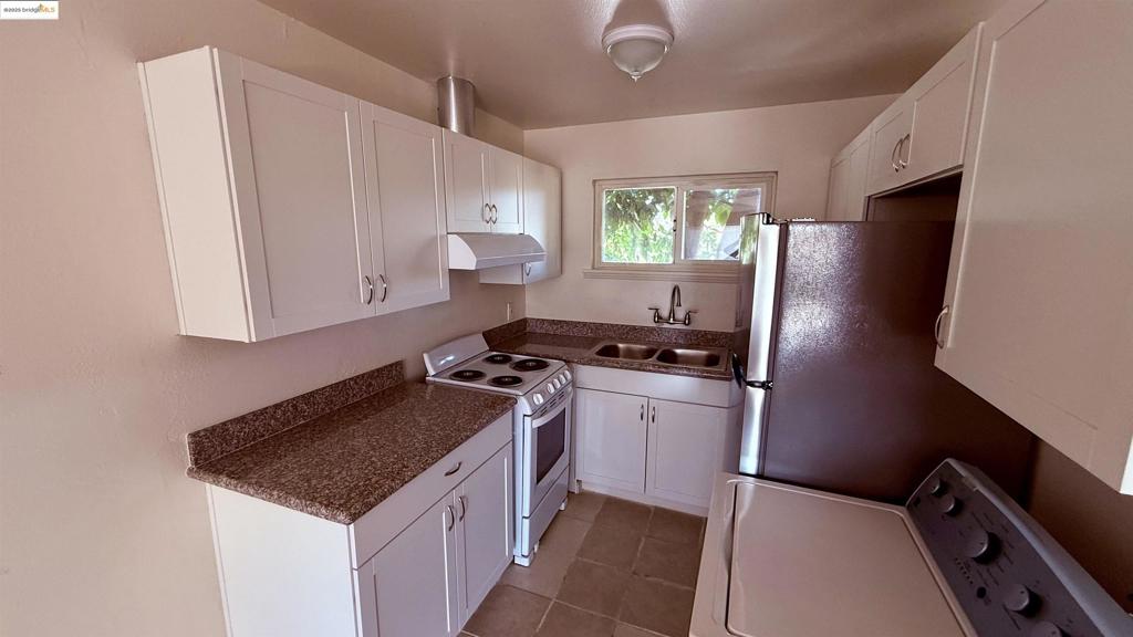 ALAMEDACOY - Residential Lease