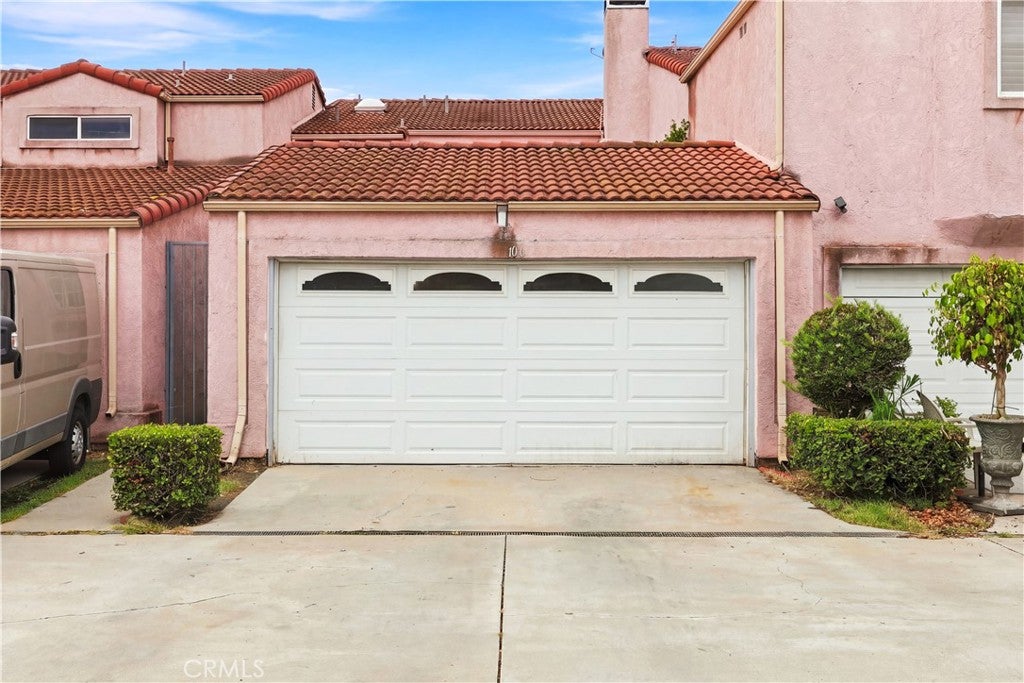 106 Racquet Club DR, Compton CA 90220