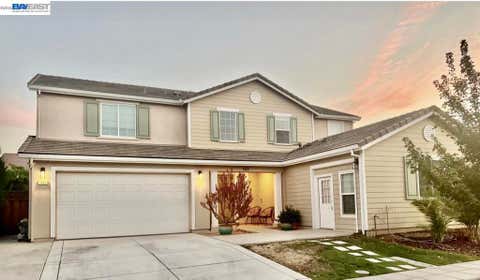 Photo of 1429 S Wilshire Ave Ave, Mountain House, CA 95391 (MLS # 41143783)