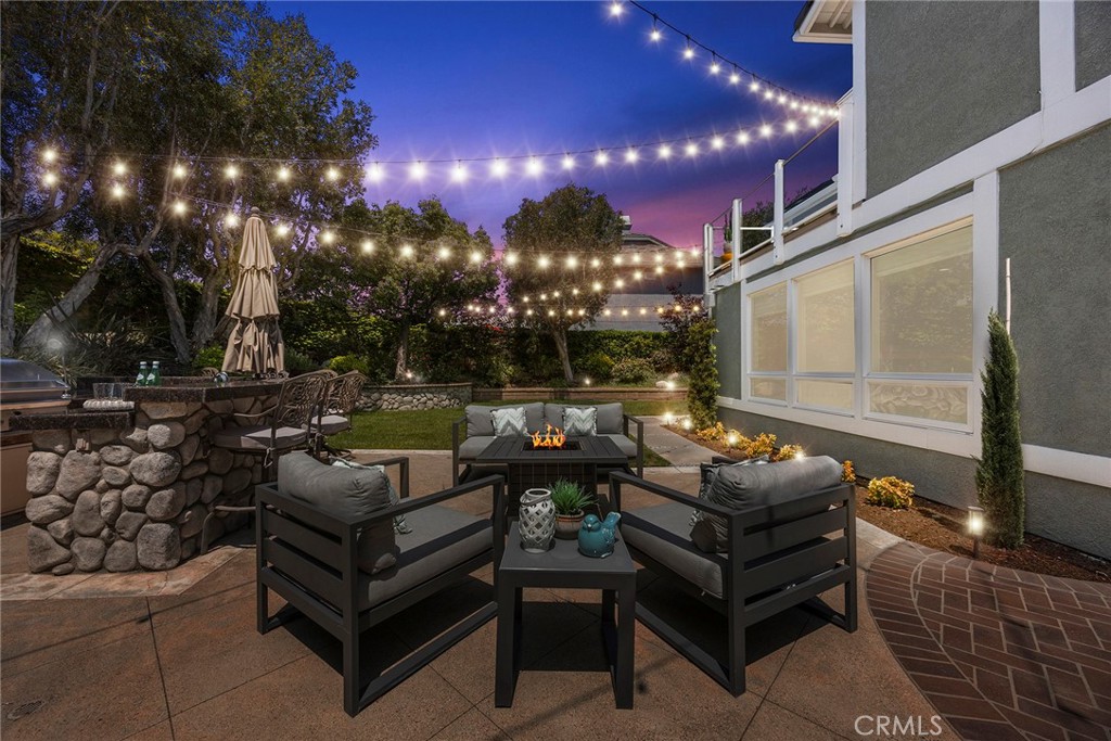 5210 Avenida De Kristine