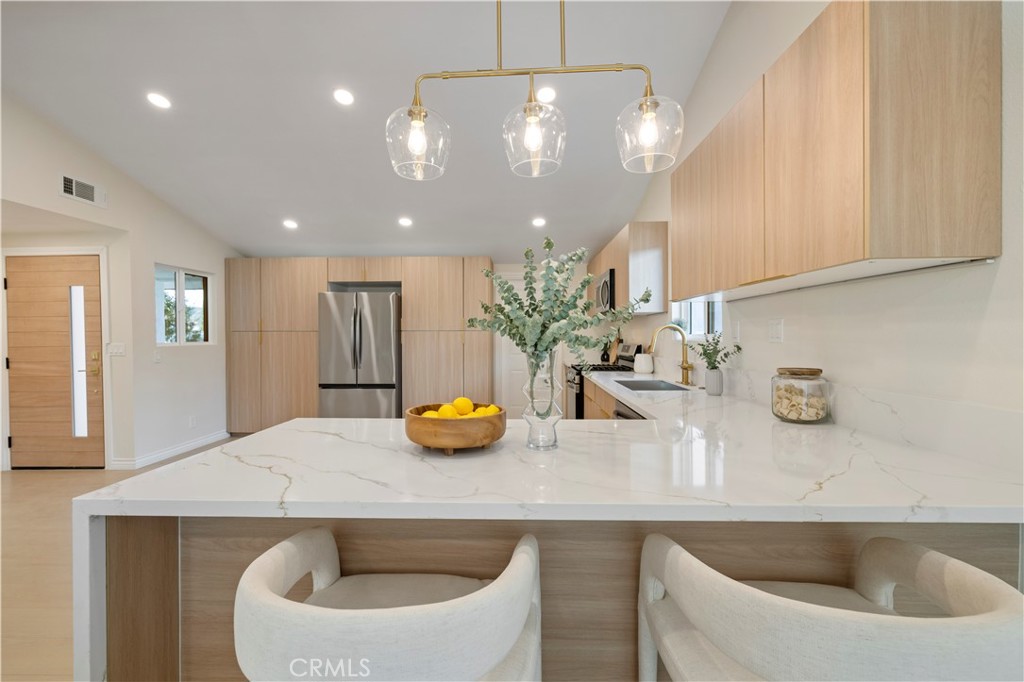 Shangri-La (1987/88) (SHLA) - Residential