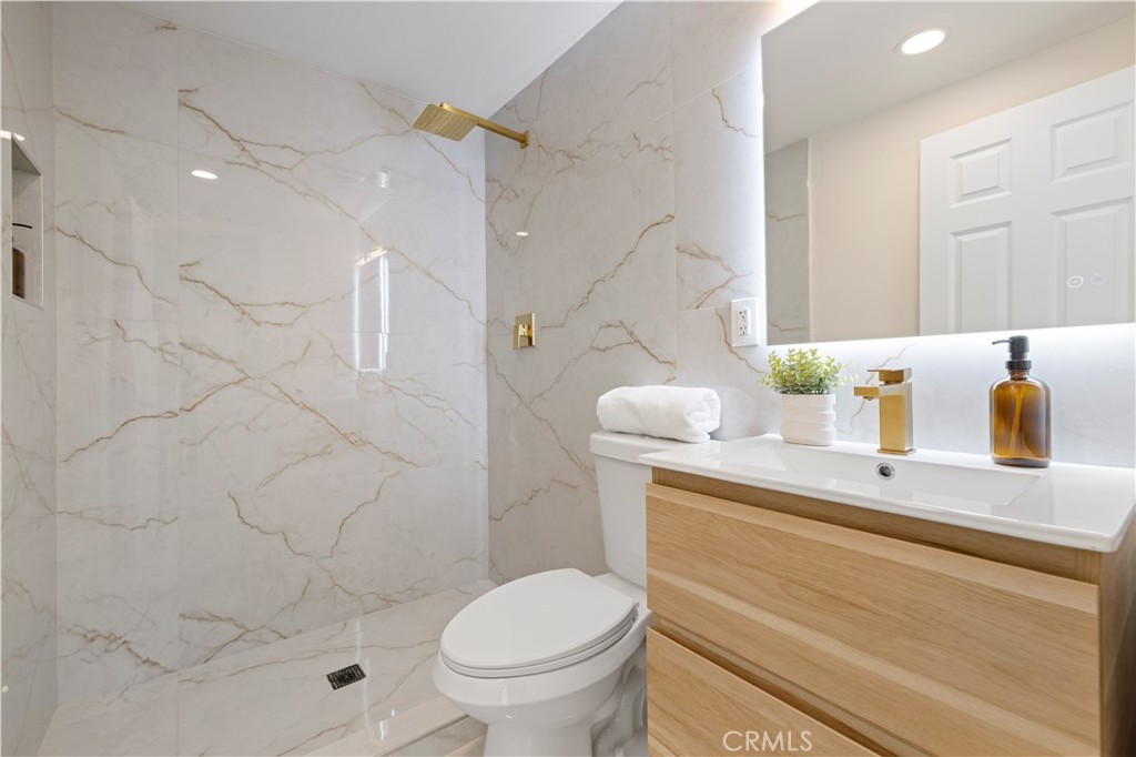 Shangri-La (1987/88) (SHLA) - Residential