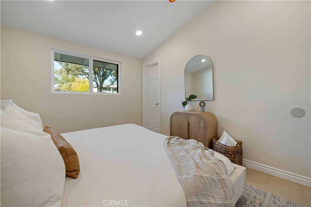 Shangri-La (1987/88) (SHLA) - Residential