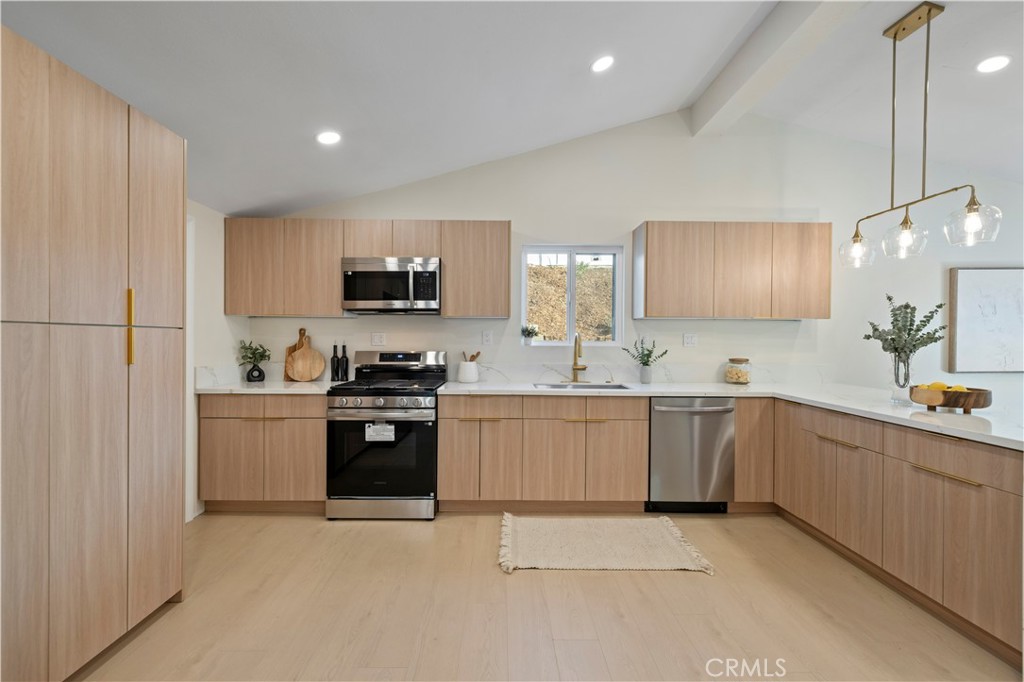 Shangri-La (1987/88) (SHLA) - Residential