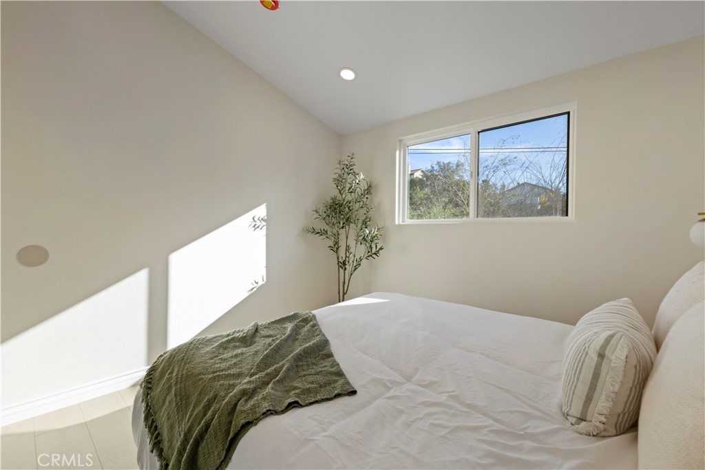 Shangri-La (1987/88) (SHLA) - Residential