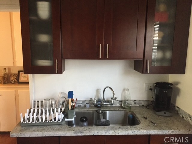 4921 S Centinela
