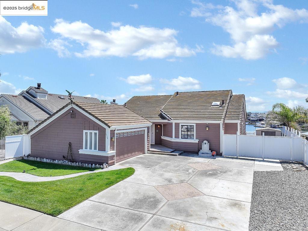 2136 Sand Point Rd
