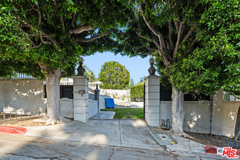 Properties 2 6533 Cahuenga Terrace