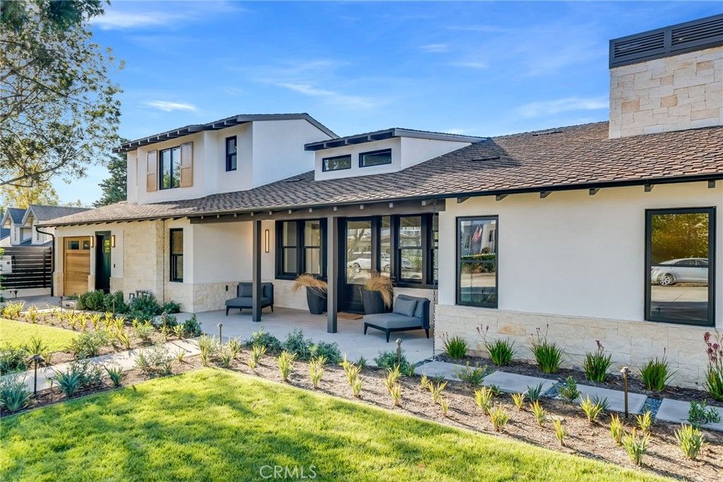 Photo of 427 Santa Ana Av Ave, Newport Beach, CA 92663 (MLS # LG24232594)