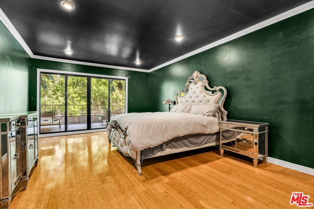 Photo of 1124 N Kings Road #102, West Hollywood, CA 90069 (MLS # 25601383)