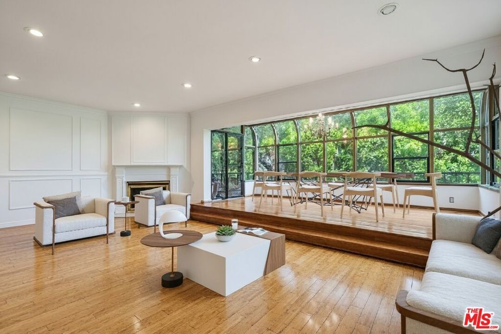 Photo of 1124 N Kings Road #102, West Hollywood, CA 90069 (MLS # 25601383)