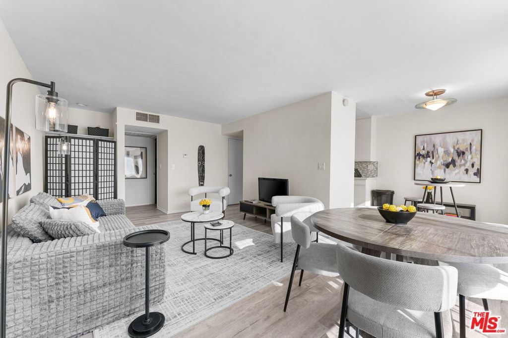 Photo of 970 Palm Avenue #215, West Hollywood, CA 90069 (MLS # 25631043)