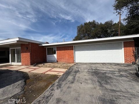 Photo of 2124 Patagonia Drive, La Canada Flintridge, CA 91011 (MLS # SR26035286)