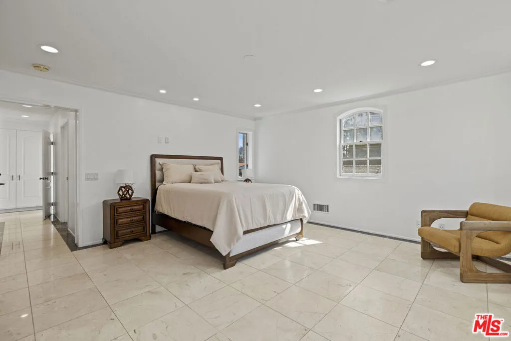 Los Angeles, California 90024, United States, 5 Bedrooms Bedrooms, ,8 BathroomsBathrooms,Residential,Active,210202