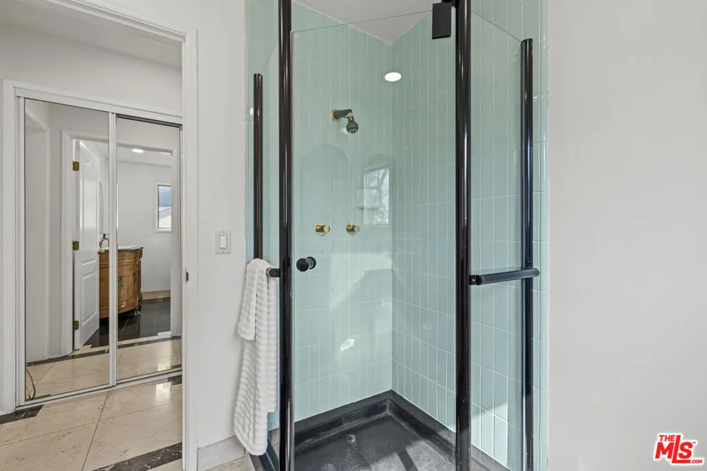 Los Angeles, California 90024, United States, 5 Bedrooms Bedrooms, ,8 BathroomsBathrooms,Residential,Active,210202