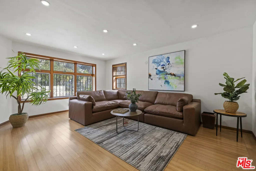 Los Angeles, California 90024, United States, 5 Bedrooms Bedrooms, ,8 BathroomsBathrooms,Residential,Active,210202