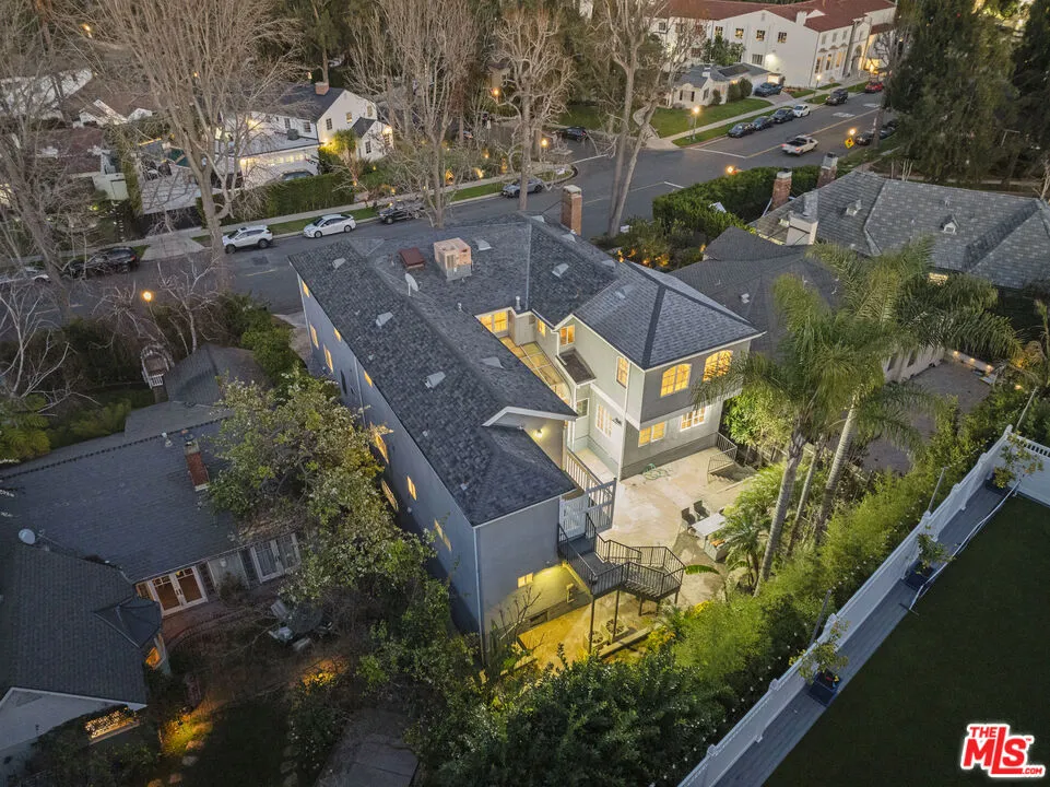 Los Angeles, California 90024, United States, 5 Bedrooms Bedrooms, ,8 BathroomsBathrooms,Residential,Active,210202