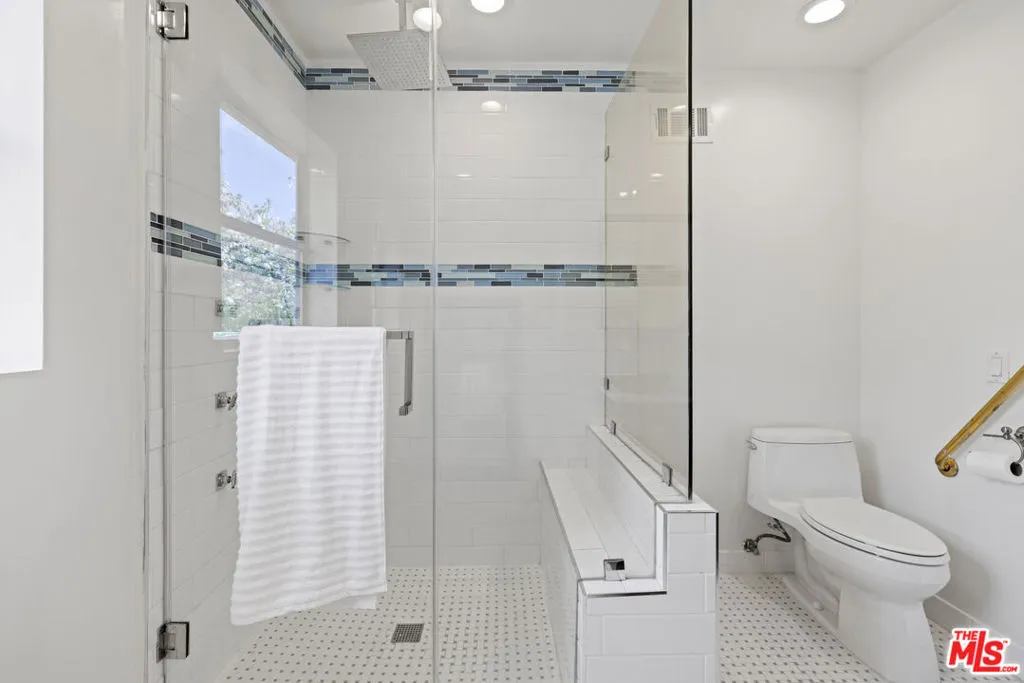 Los Angeles, California 90024, United States, 5 Bedrooms Bedrooms, ,8 BathroomsBathrooms,Residential,Active,210202