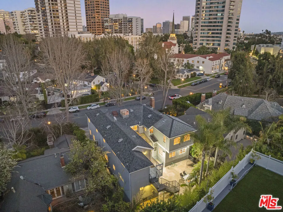 Los Angeles, California 90024, United States, 5 Bedrooms Bedrooms, ,8 BathroomsBathrooms,Residential,Active,210202