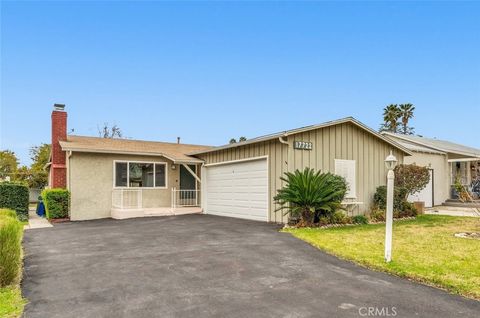 Photo of 17722 Tulsa Street, Granada Hills, CA 91344 (MLS # SR26078848)