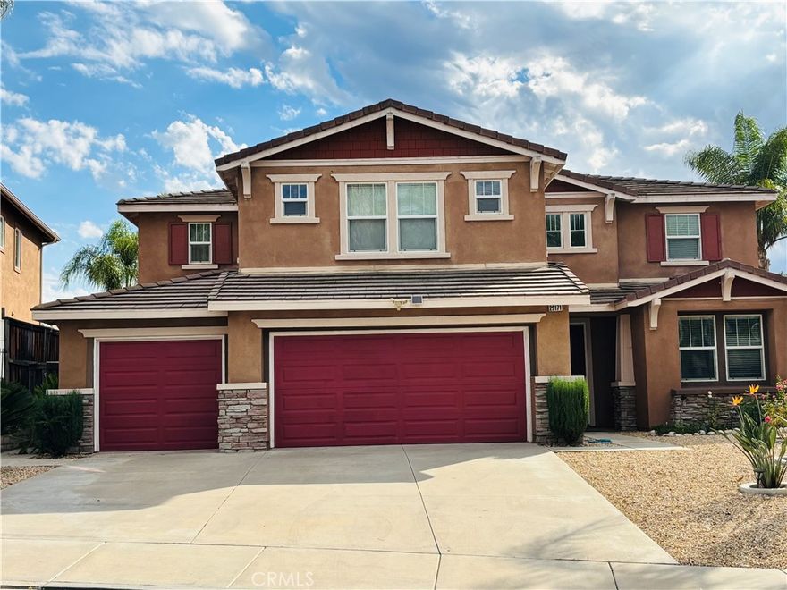 Beautiful two-story house in the golf course community with city light views! This Murrieta dream home has it all featuring over 3,300 square feet, 4 bedrooms, office, supersized loft and 3 bathrooms. One bedroom and one full bathroom are on lower level, large open floor plan, covered patio, and so much more! Granite countertop, tile flooring, great schools, and close to everything.