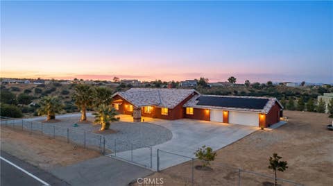 Photo of 9512 Mesquite ST, Phelan, CA 92371 (MLS # CV26096974)