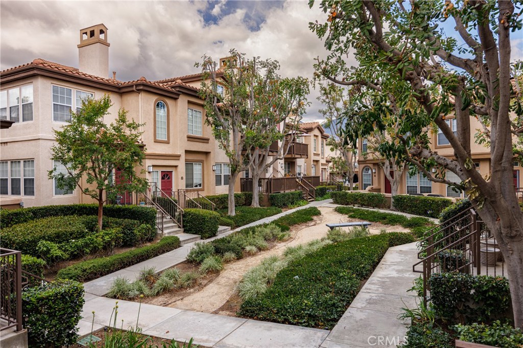 80 Montana Del Lago Drive
