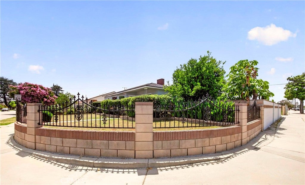 639 N Nora