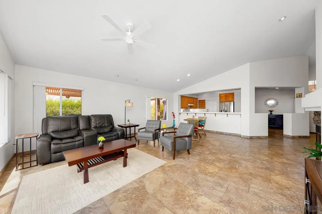 Alpine, California 91901, United States, 3 Bedrooms Bedrooms, ,2 BathroomsBathrooms,Residential,Active,190631